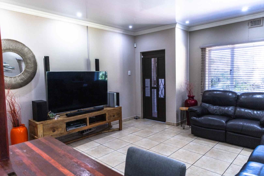 3 Bedroom Property for Sale in Queensburgh KwaZulu-Natal
