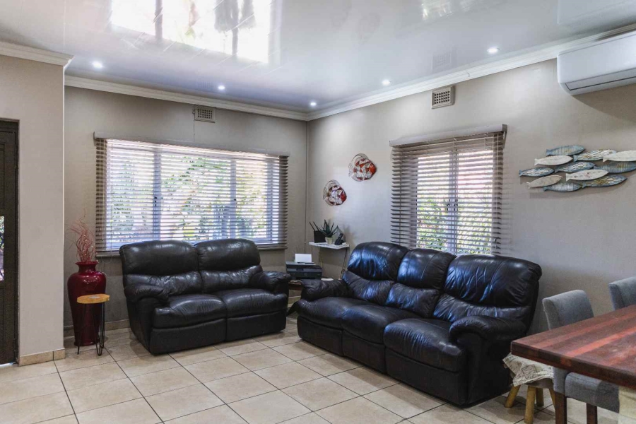 3 Bedroom Property for Sale in Queensburgh KwaZulu-Natal