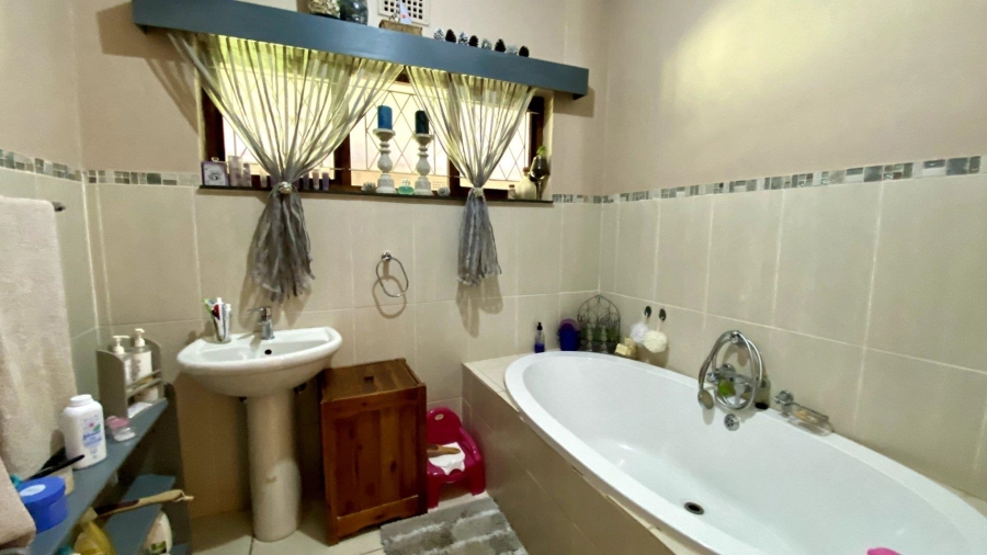 8 Bedroom Property for Sale in Mooi River KwaZulu-Natal