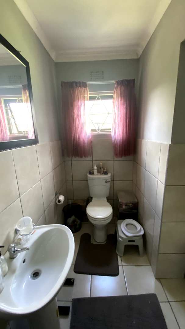 8 Bedroom Property for Sale in Mooi River KwaZulu-Natal