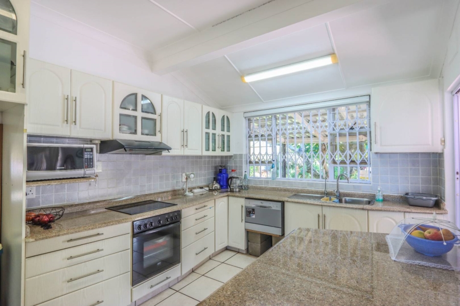 4 Bedroom Property for Sale in Amanzimtoti KwaZulu-Natal
