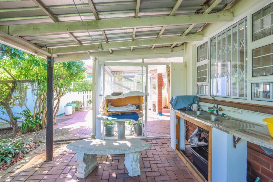 4 Bedroom Property for Sale in Amanzimtoti KwaZulu-Natal