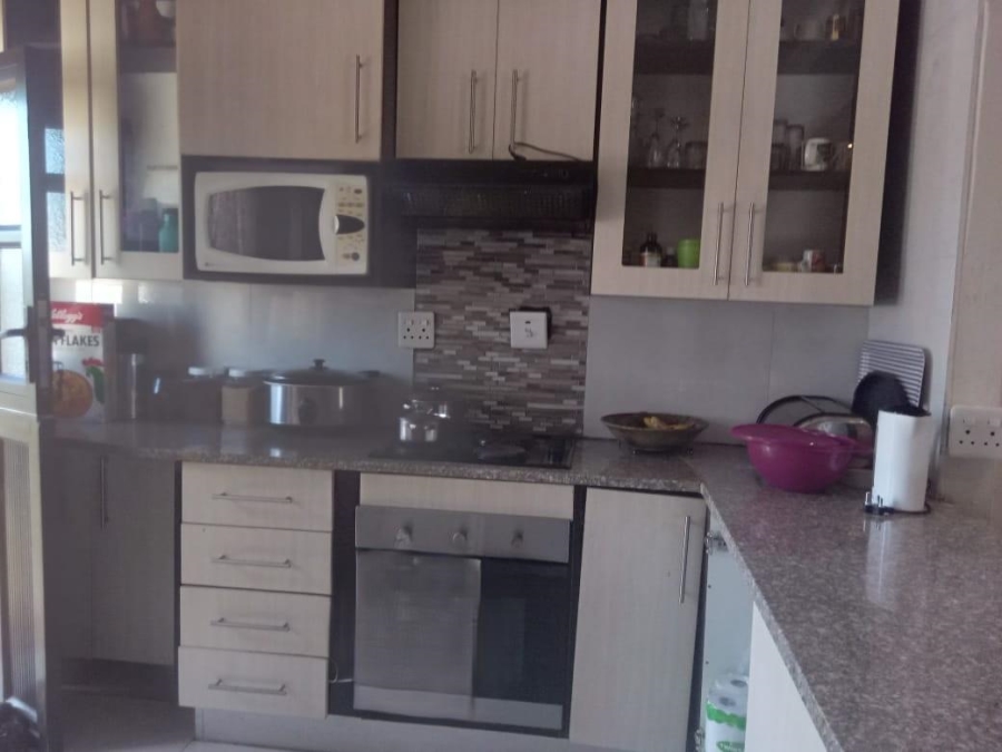 2 Bedroom Property for Sale in Umlazi KwaZulu-Natal