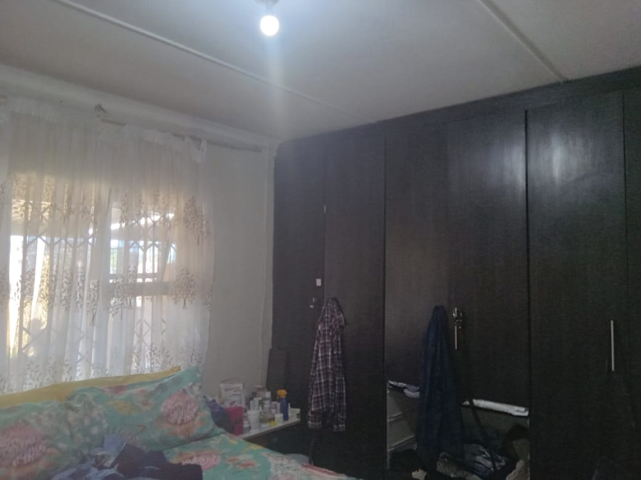 2 Bedroom Property for Sale in Umlazi KwaZulu-Natal