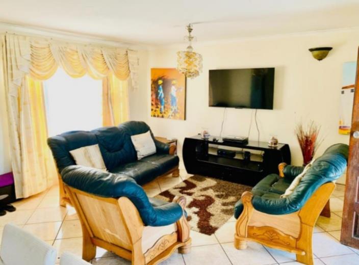 3 Bedroom Property for Sale in Umlazi KwaZulu-Natal