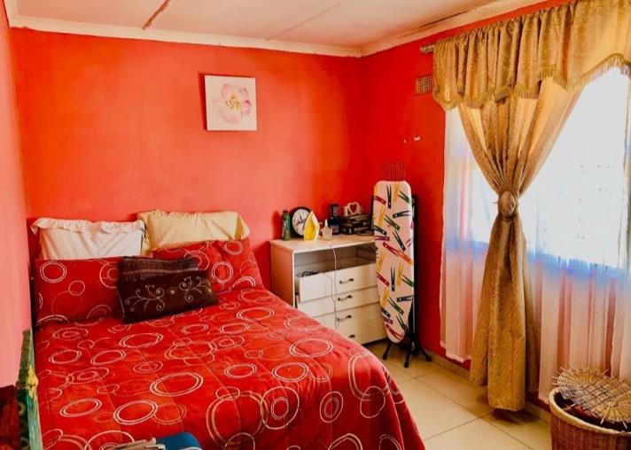 3 Bedroom Property for Sale in Umlazi KwaZulu-Natal