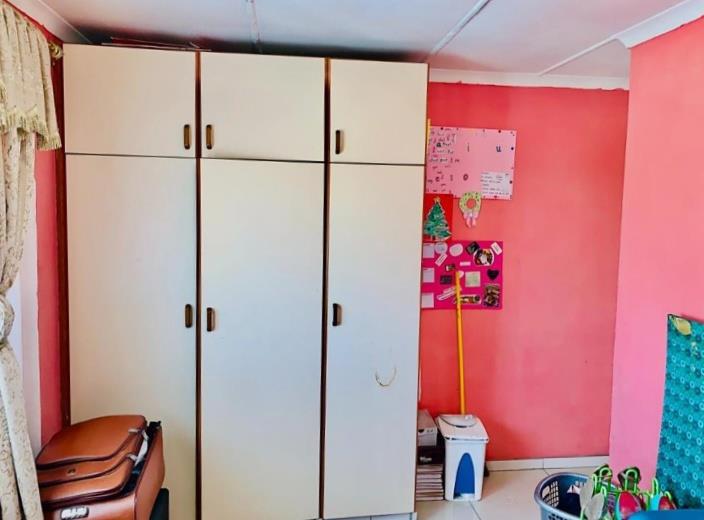 3 Bedroom Property for Sale in Umlazi KwaZulu-Natal