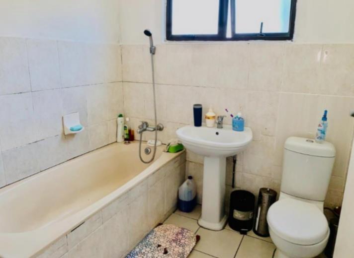 3 Bedroom Property for Sale in Umlazi KwaZulu-Natal