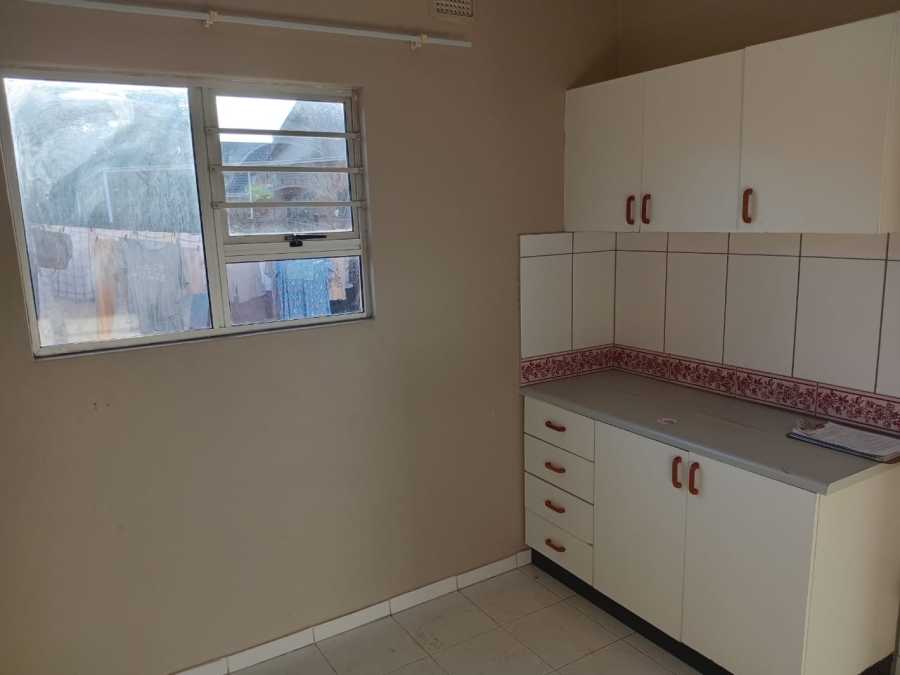 To Let 1 Bedroom Property for Rent in Wildenwide KwaZulu-Natal