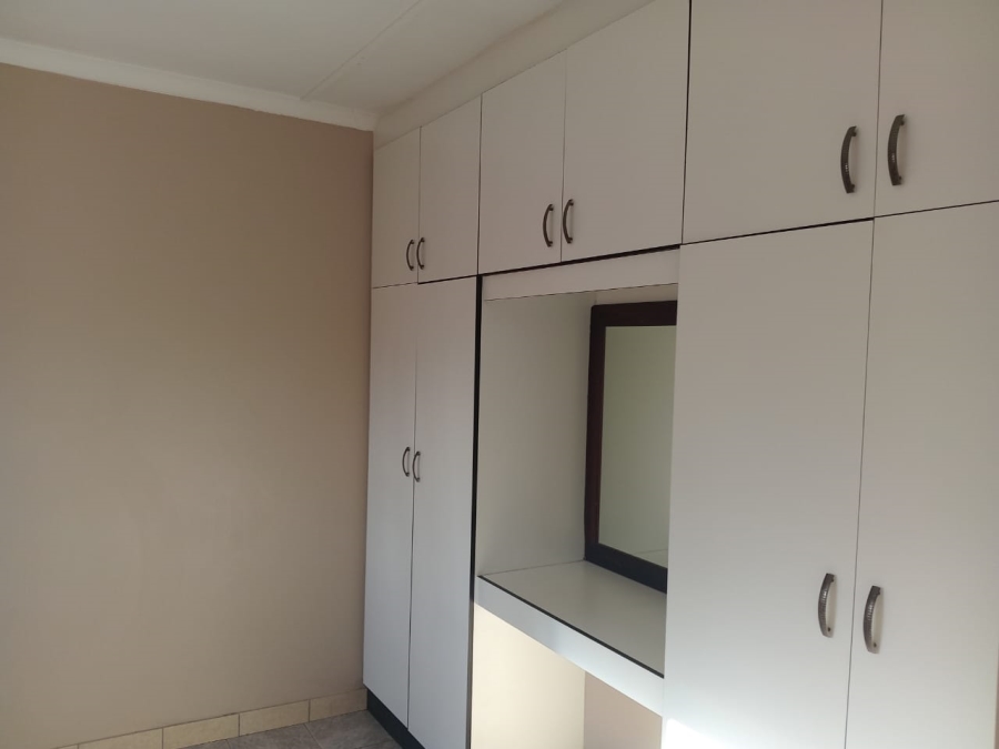 To Let 1 Bedroom Property for Rent in Wildenwide KwaZulu-Natal