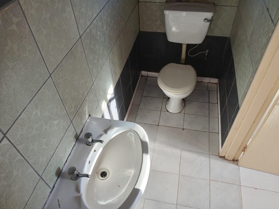 To Let 1 Bedroom Property for Rent in Wildenwide KwaZulu-Natal