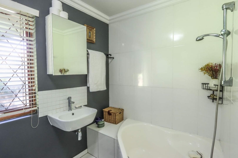 2 Bedroom Property for Sale in Amanzimtoti KwaZulu-Natal