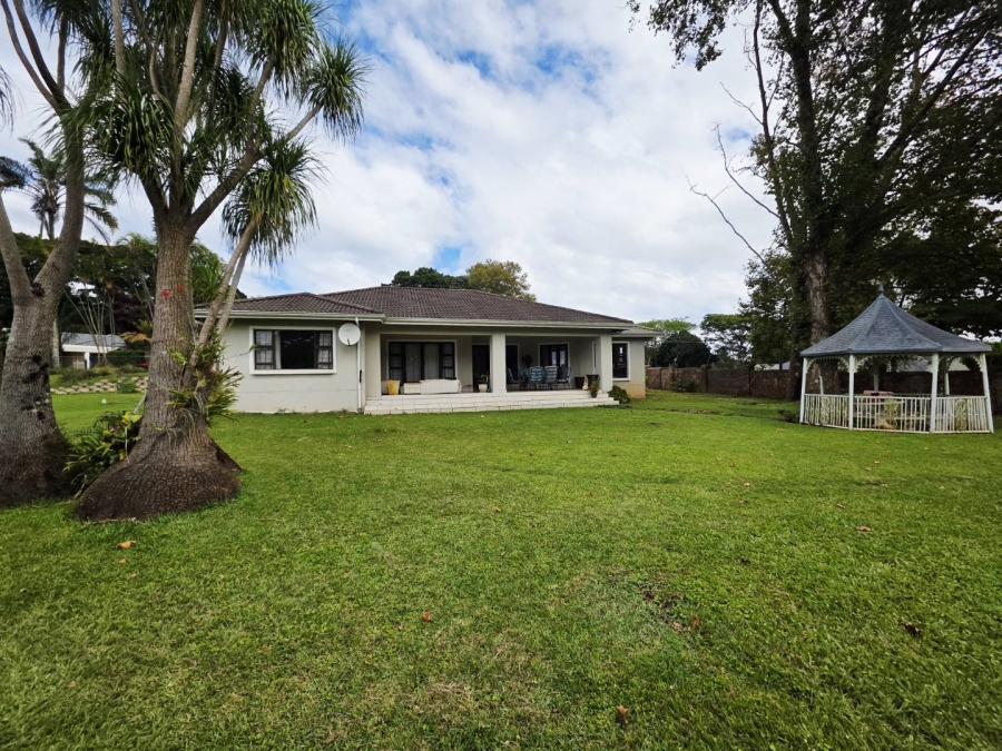 To Let 4 Bedroom Property for Rent in Kloof KwaZulu-Natal