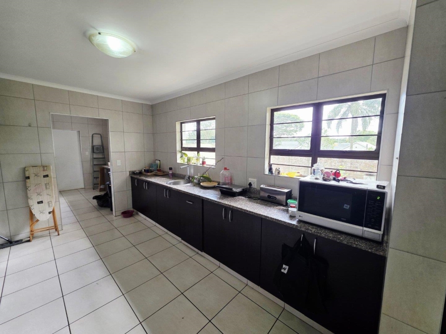 To Let 4 Bedroom Property for Rent in Kloof KwaZulu-Natal