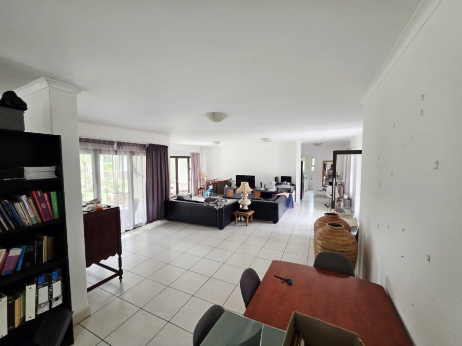 To Let 4 Bedroom Property for Rent in Kloof KwaZulu-Natal