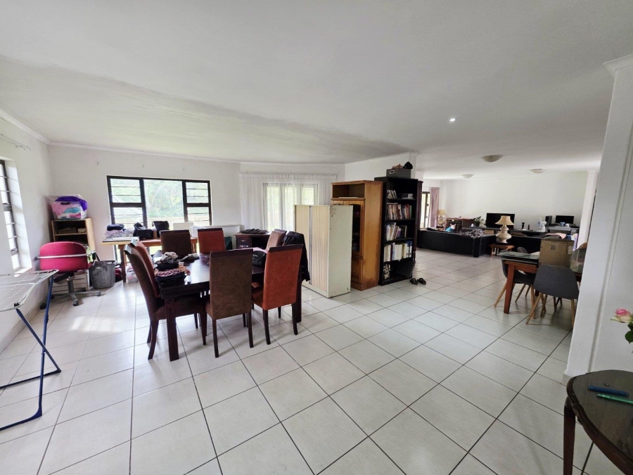 To Let 4 Bedroom Property for Rent in Kloof KwaZulu-Natal