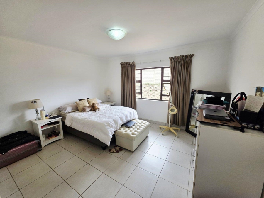To Let 4 Bedroom Property for Rent in Kloof KwaZulu-Natal