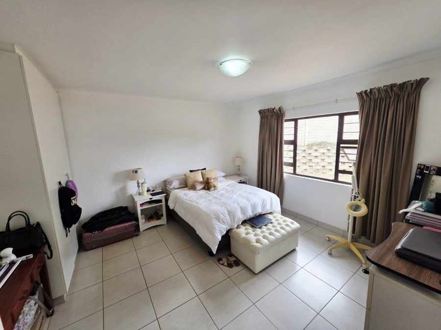 To Let 4 Bedroom Property for Rent in Kloof KwaZulu-Natal