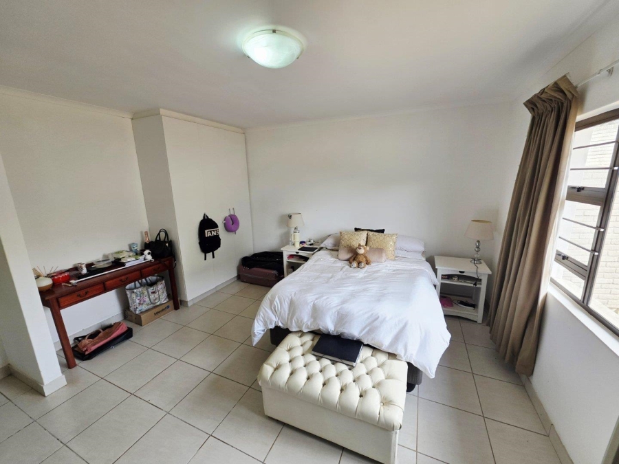 To Let 4 Bedroom Property for Rent in Kloof KwaZulu-Natal