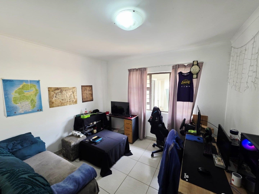To Let 4 Bedroom Property for Rent in Kloof KwaZulu-Natal
