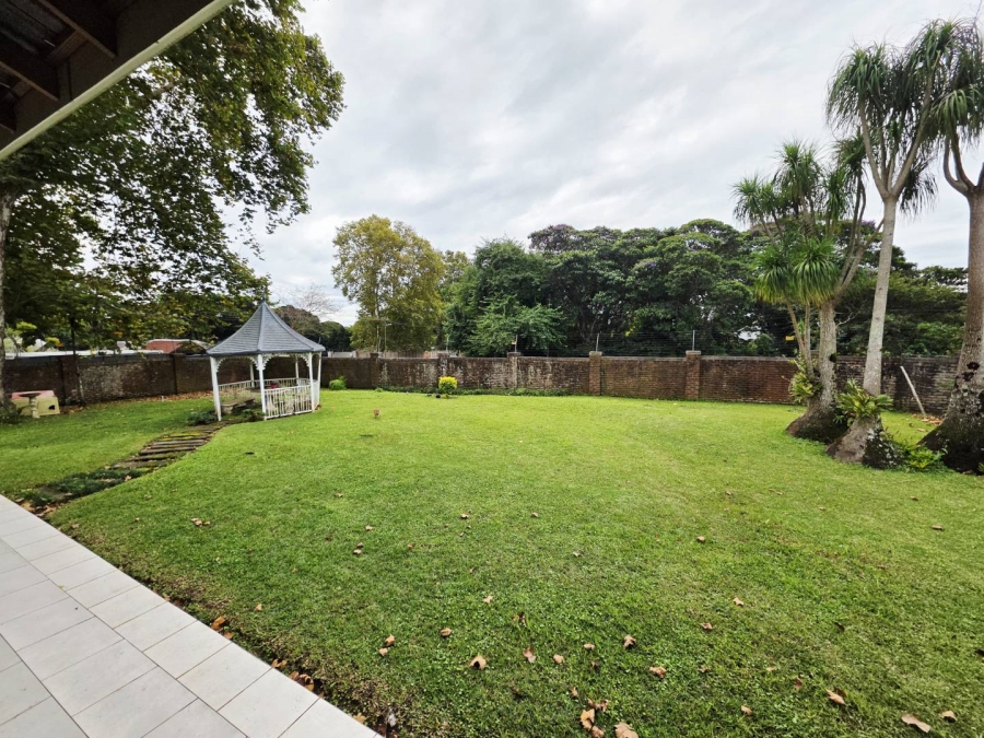 To Let 4 Bedroom Property for Rent in Kloof KwaZulu-Natal