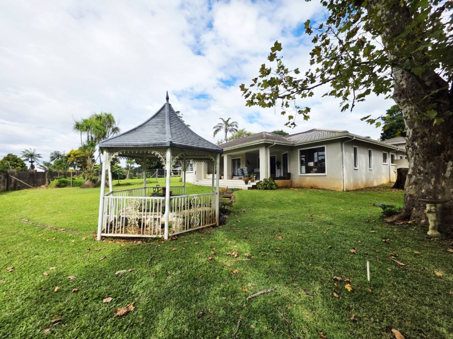 To Let 4 Bedroom Property for Rent in Kloof KwaZulu-Natal