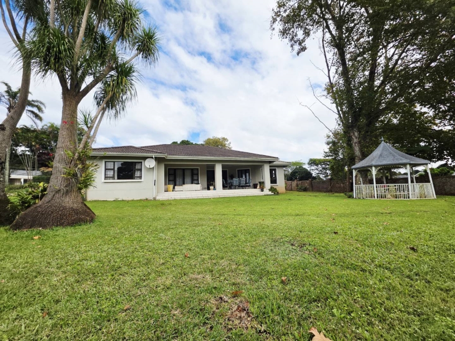 To Let 4 Bedroom Property for Rent in Kloof KwaZulu-Natal