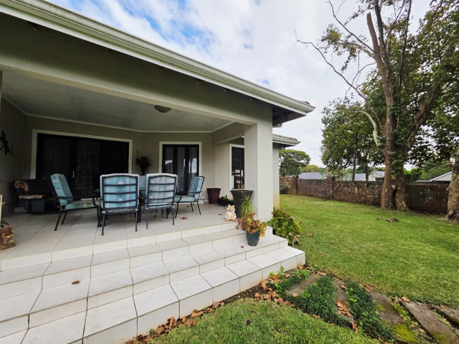 To Let 4 Bedroom Property for Rent in Kloof KwaZulu-Natal