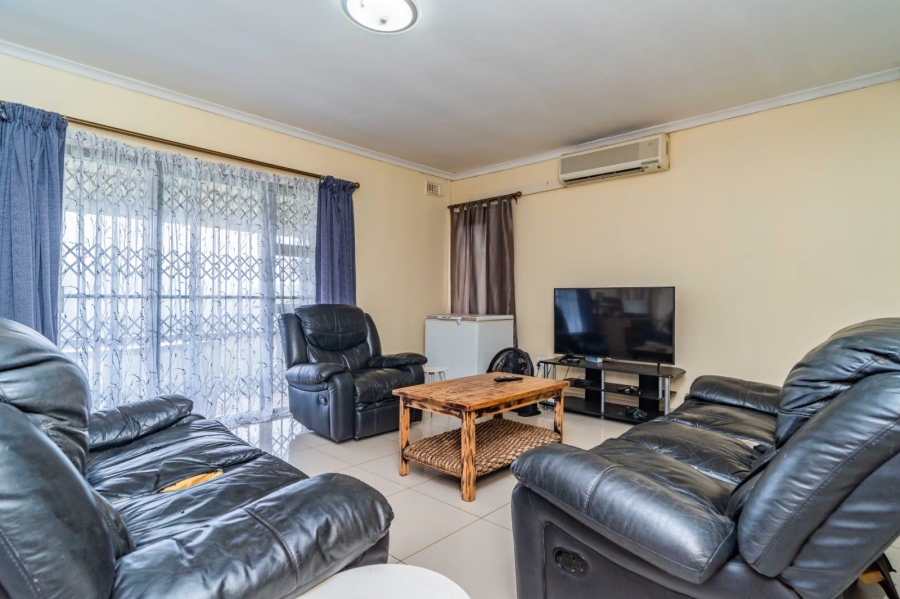 3 Bedroom Property for Sale in Mount Vernon KwaZulu-Natal