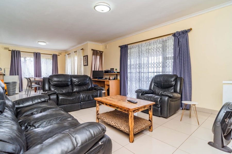 3 Bedroom Property for Sale in Mount Vernon KwaZulu-Natal