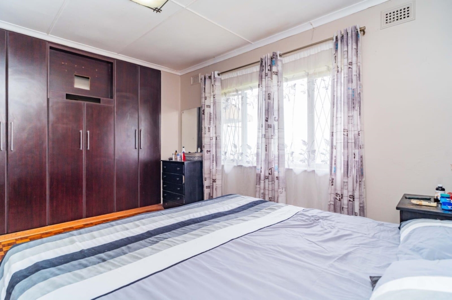 3 Bedroom Property for Sale in Mount Vernon KwaZulu-Natal
