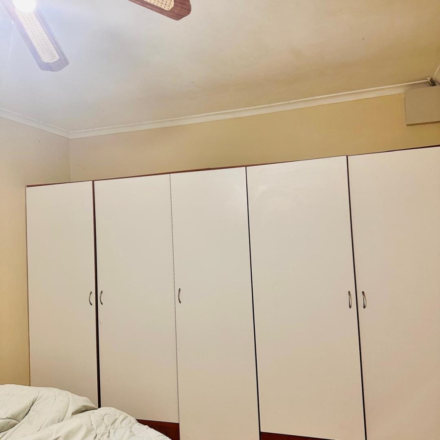 To Let 2 Bedroom Property for Rent in Kloof KwaZulu-Natal