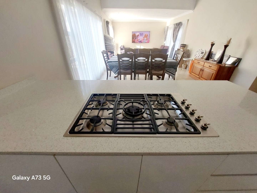 To Let 4 Bedroom Property for Rent in Palm Lakes Estate KwaZulu-Natal
