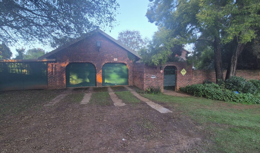 4 Bedroom Property for Sale in Greendale KwaZulu-Natal