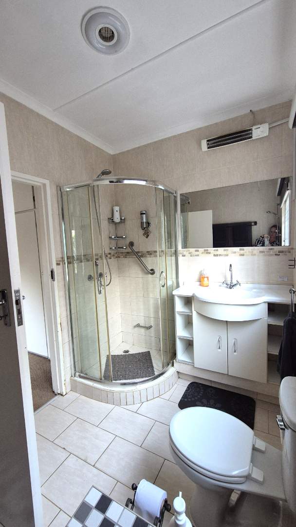 4 Bedroom Property for Sale in Greendale KwaZulu-Natal