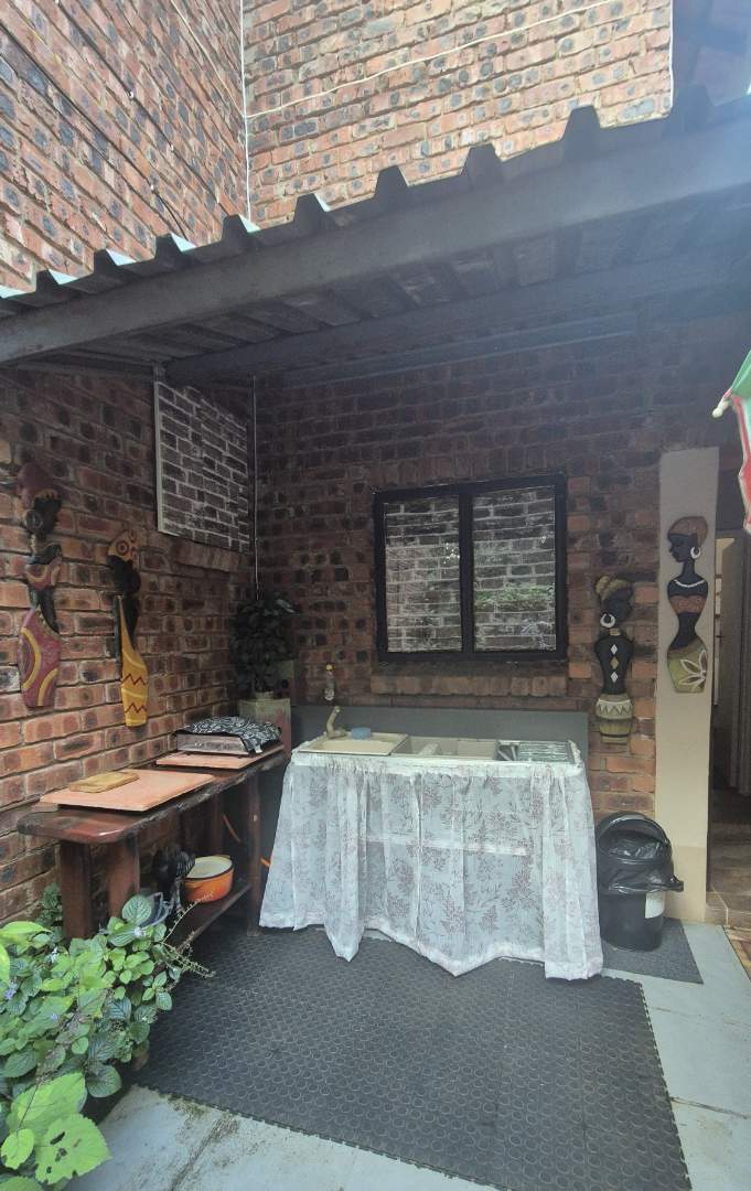 4 Bedroom Property for Sale in Greendale KwaZulu-Natal