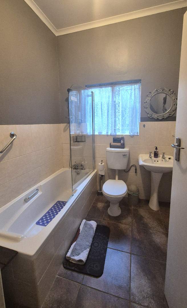 4 Bedroom Property for Sale in Greendale KwaZulu-Natal