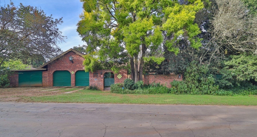 4 Bedroom Property for Sale in Greendale KwaZulu-Natal