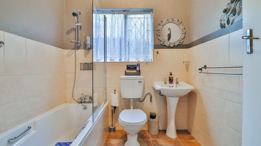 4 Bedroom Property for Sale in Greendale KwaZulu-Natal