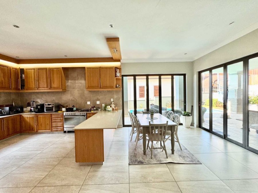 To Let 5 Bedroom Property for Rent in Izinga Ridge KwaZulu-Natal