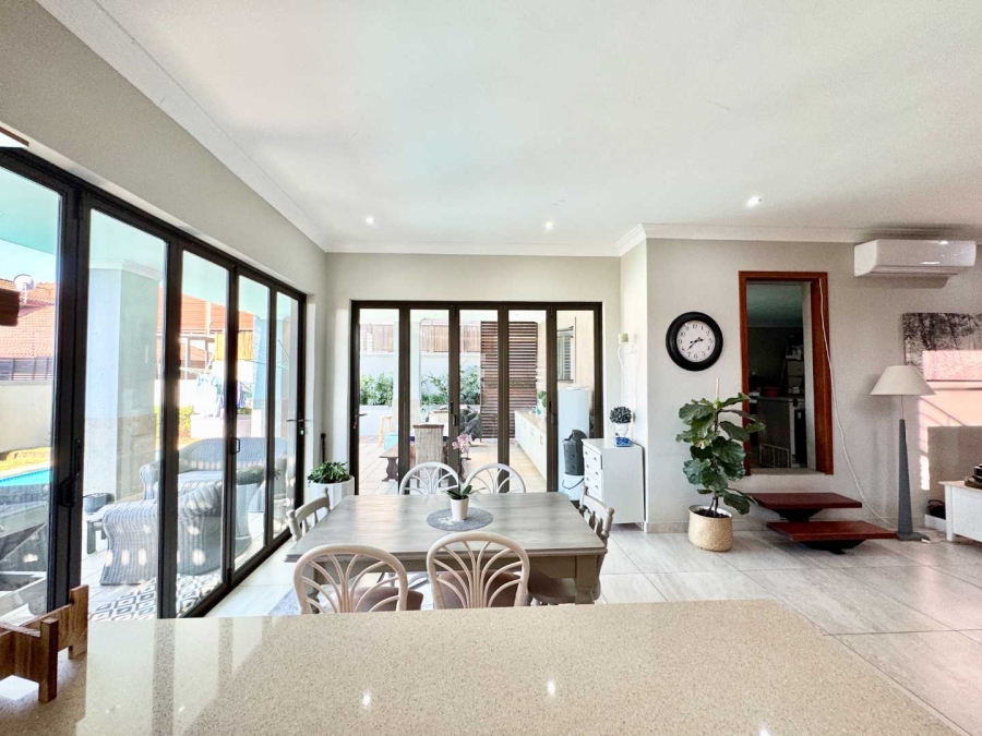 To Let 5 Bedroom Property for Rent in Izinga Ridge KwaZulu-Natal