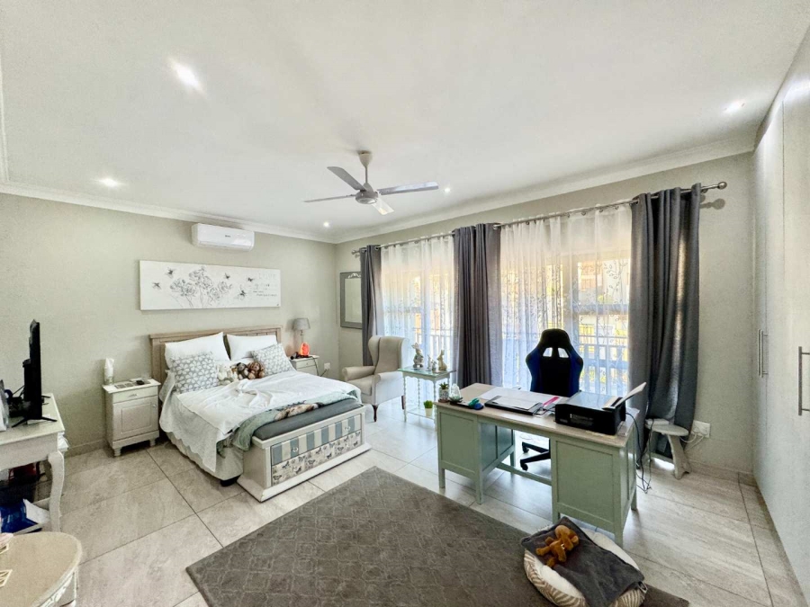 To Let 5 Bedroom Property for Rent in Izinga Ridge KwaZulu-Natal
