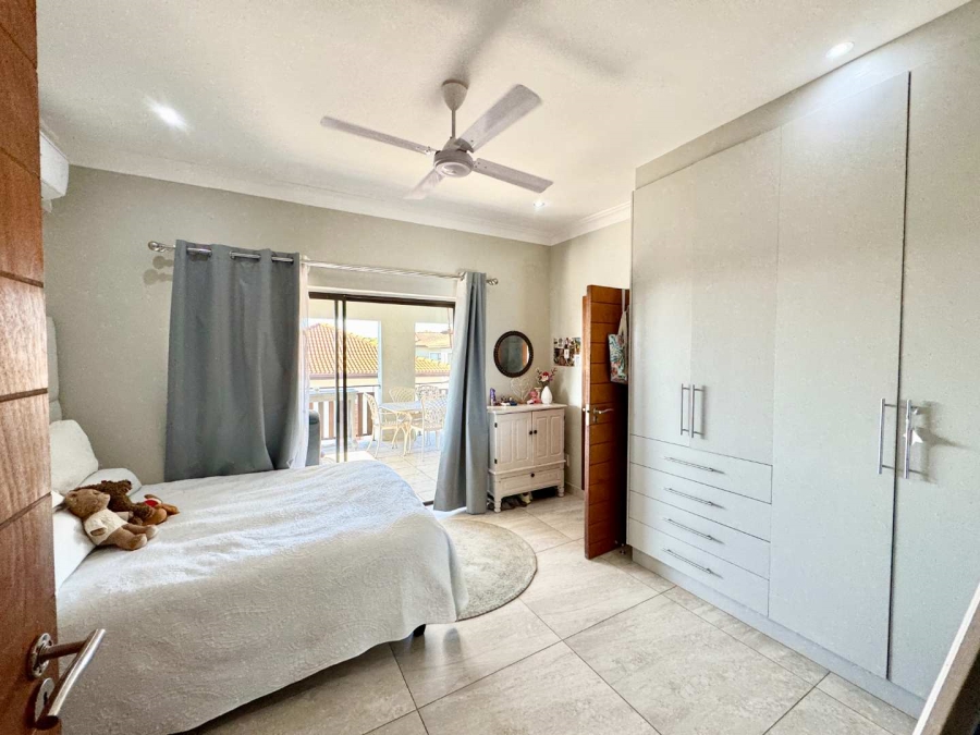 To Let 5 Bedroom Property for Rent in Izinga Ridge KwaZulu-Natal