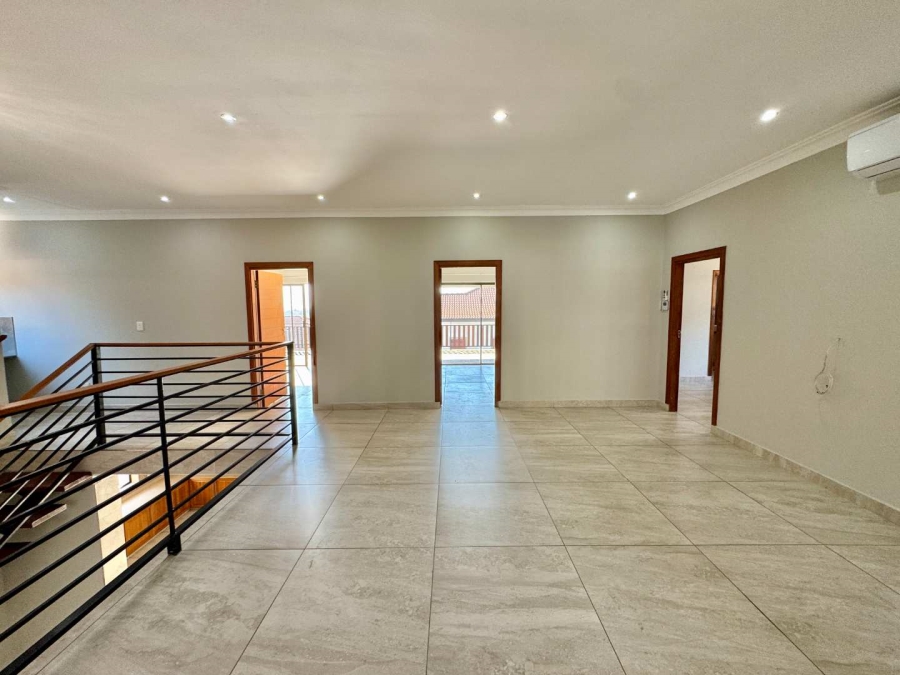 To Let 5 Bedroom Property for Rent in Izinga Ridge KwaZulu-Natal