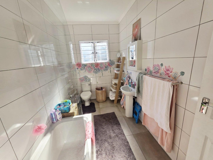 To Let 3 Bedroom Property for Rent in Clifton Park KwaZulu-Natal
