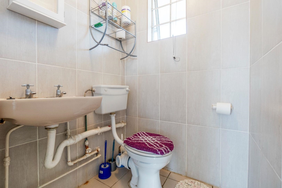 2 Bedroom Property for Sale in Amanzimtoti KwaZulu-Natal