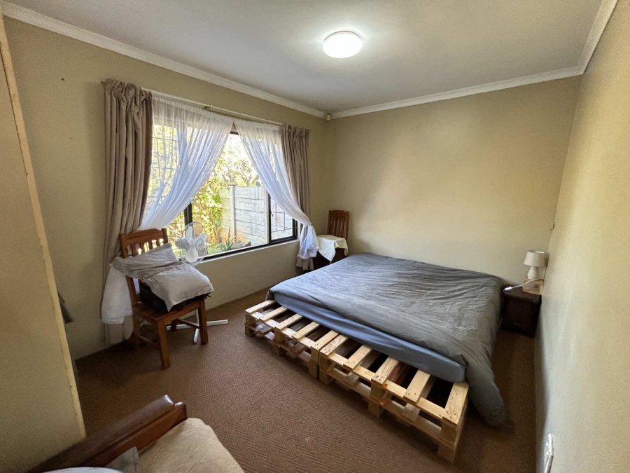 To Let 2 Bedroom Property for Rent in Crestview KwaZulu-Natal
