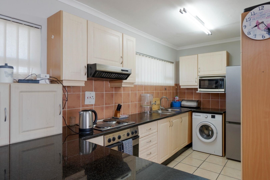 2 Bedroom Property for Sale in Amanzimtoti KwaZulu-Natal