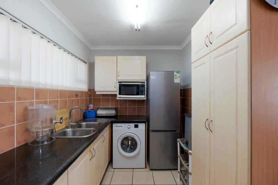 2 Bedroom Property for Sale in Amanzimtoti KwaZulu-Natal