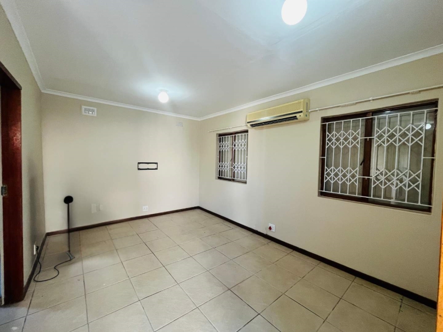 To Let 2 Bedroom Property for Rent in Durban North KwaZulu-Natal
